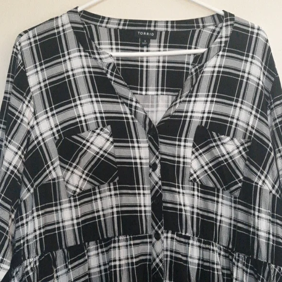 Torrid Black And White Plaid Challis Shirtdress - Picture 5 of 15